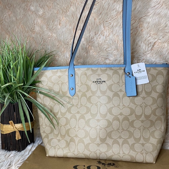 Authentic Coach Bag - Picture 2 of 9